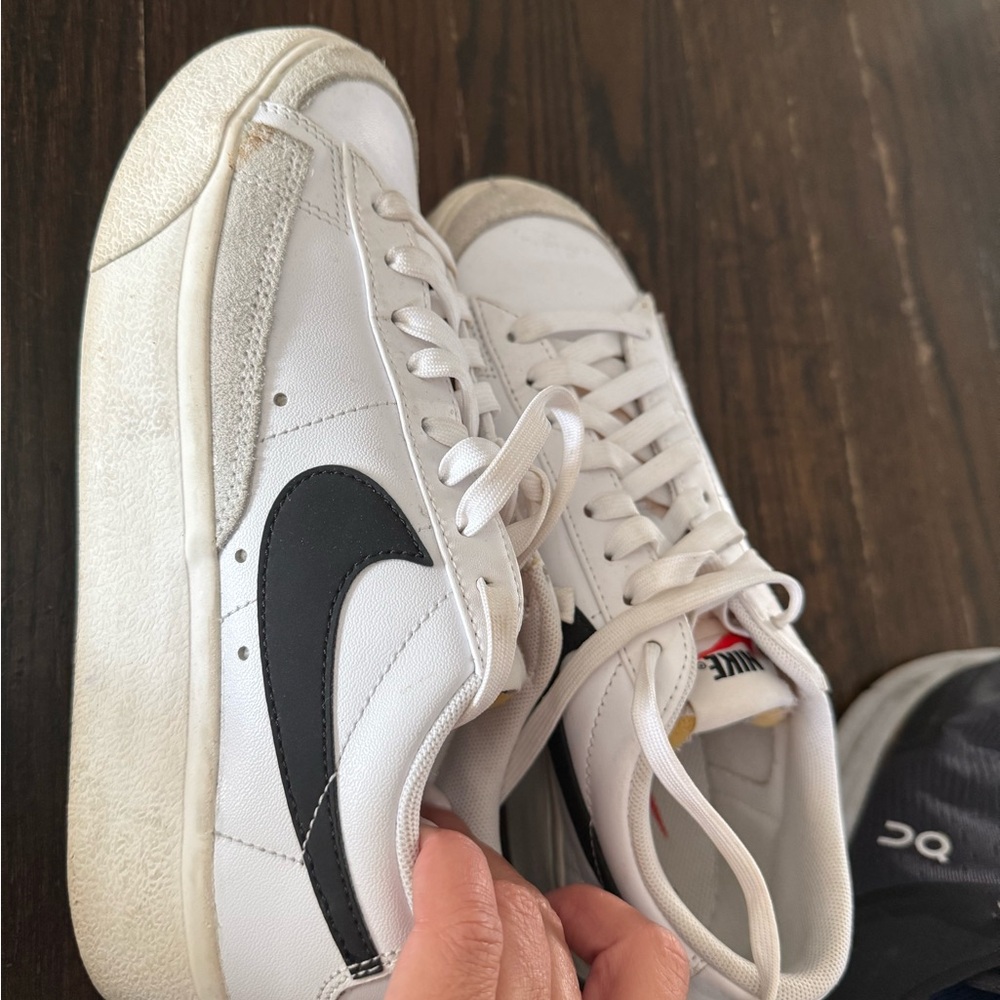 Nike Classic White and Black Low-Tops